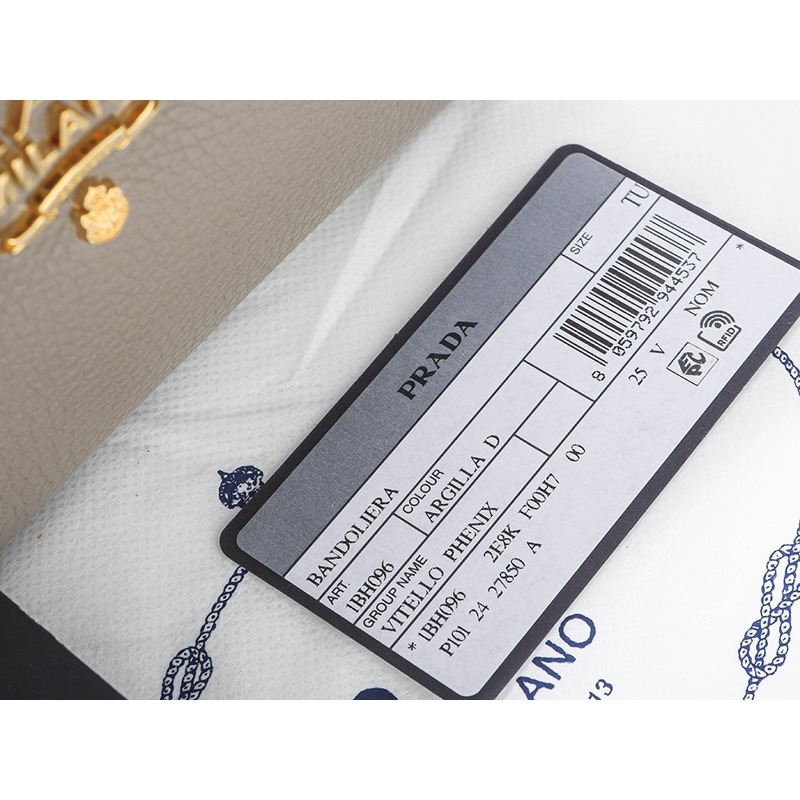 PRADA Vitello Phoenix 女士斜背包-18