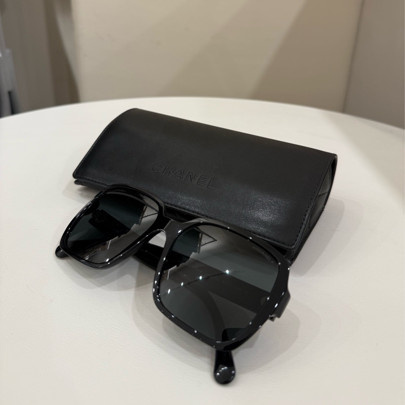 Chanel香奈兒 爆款金色logo墨鏡-2