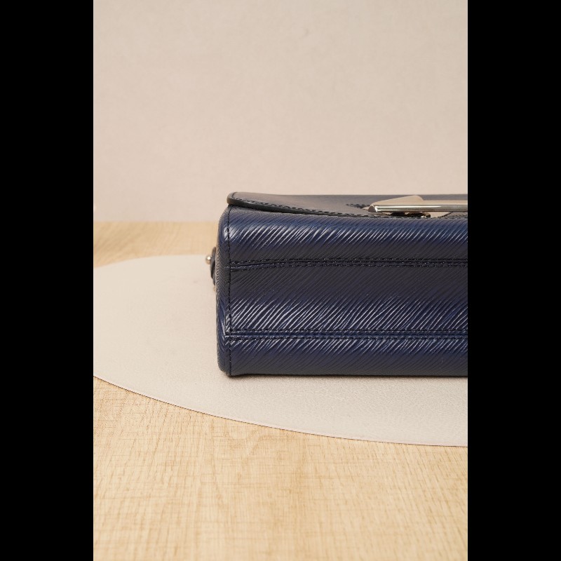 LV twist扭扭包中號藍色EPI壓紋牛皮-5