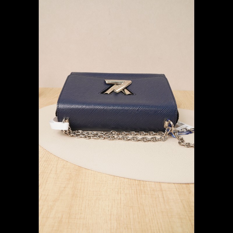 LV twist扭扭包中號藍色EPI壓紋牛皮-9