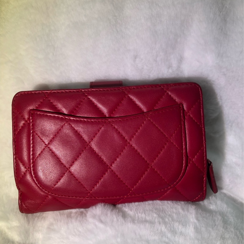 CHANEL 紅色菱格紋羊皮中夾XB010-10