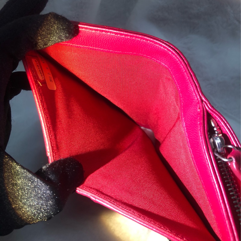 CHANEL 紅色菱格紋羊皮中夾XB010-21