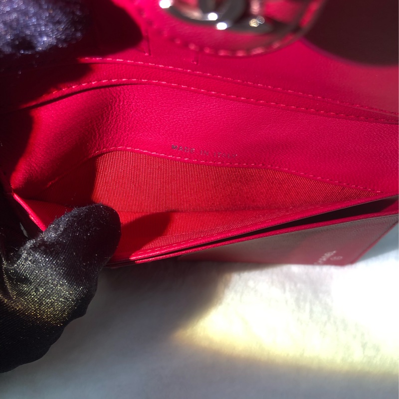 CHANEL 紅色菱格紋羊皮中夾XB010-24