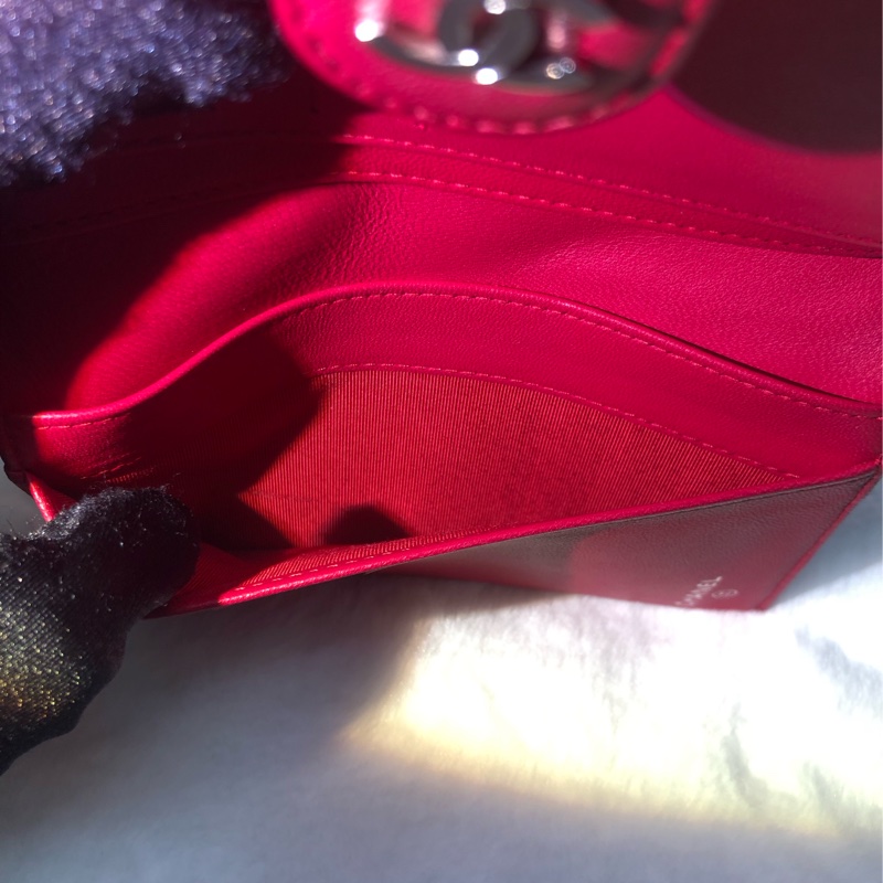 CHANEL 紅色菱格紋羊皮中夾XB010-25