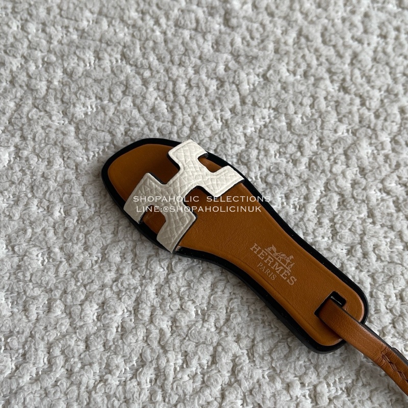 Hermes Oran nano charm白色拖鞋吊飾-3