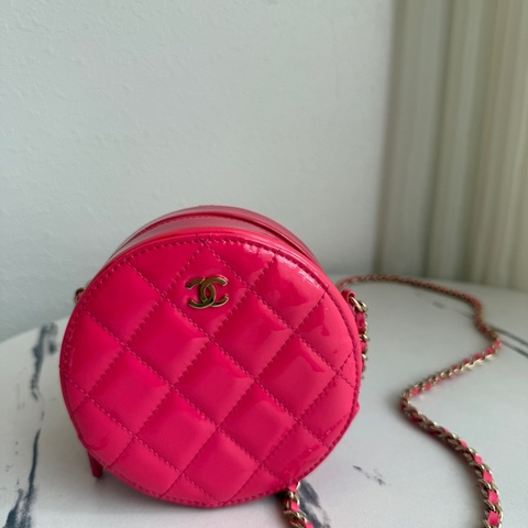 Chanel 漆皮圓餅包