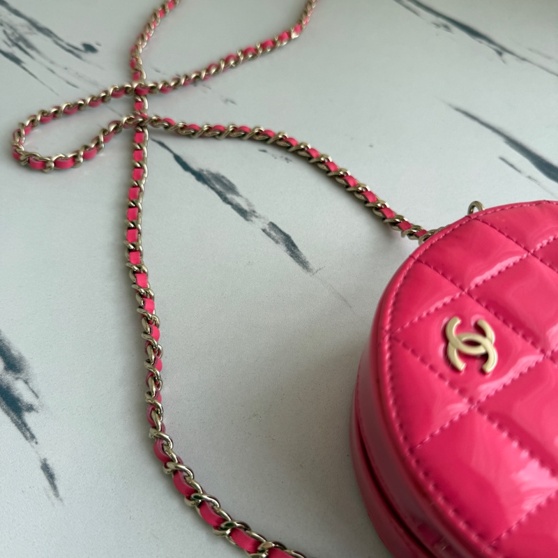 Chanel 漆皮圓餅包-8