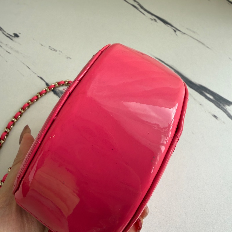 Chanel 漆皮圓餅包-10