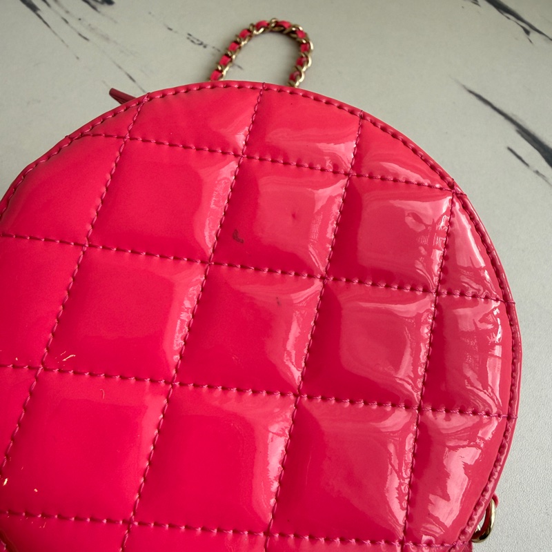 Chanel 漆皮圓餅包-13