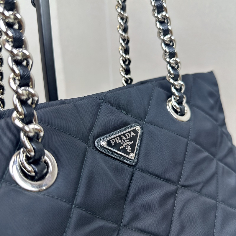 普拉達/Prada Quilted Tote Bag 銀扣黑色尼龍單肩托特包 29x17x22cm-5