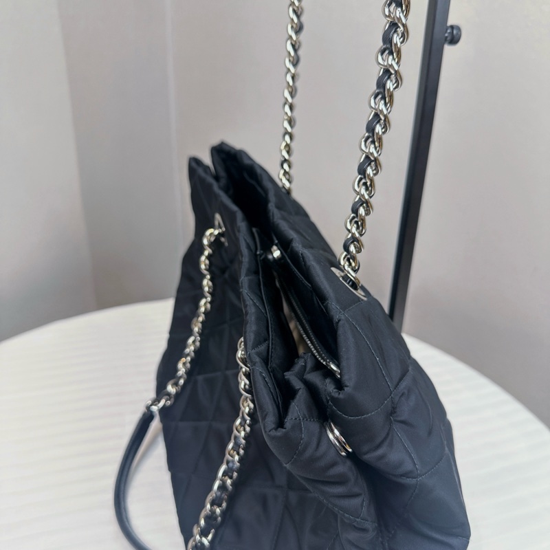 普拉達/Prada Quilted Tote Bag 銀扣黑色尼龍單肩托特包 29x17x22cm-6