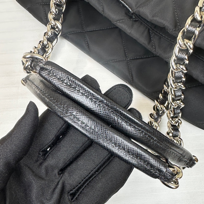 普拉達/Prada Quilted Tote Bag 銀扣黑色尼龍單肩托特包 29x17x22cm-8