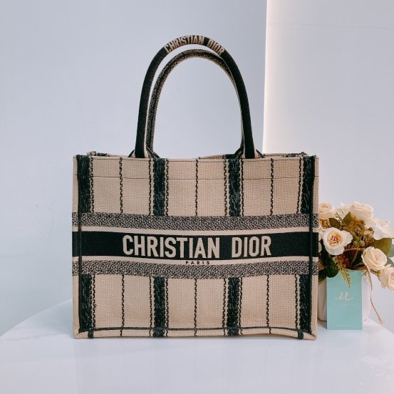 MS0455 Christian Dior 迪奧 季節限定款 托特包 中號Book Tote Medium Canvas Beige x Black-0