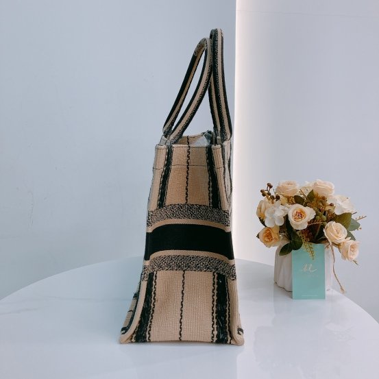 MS0455 Christian Dior 迪奧 季節限定款 托特包 中號Book Tote Medium Canvas Beige x Black-2