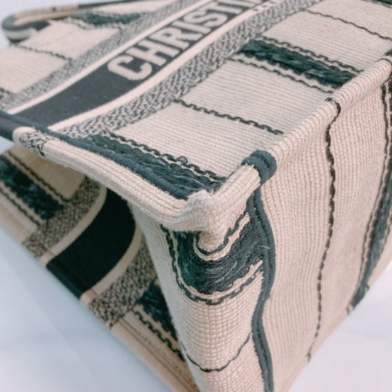 MS0455 Christian Dior 迪奧 季節限定款 托特包 中號Book Tote Medium Canvas Beige x Black-5