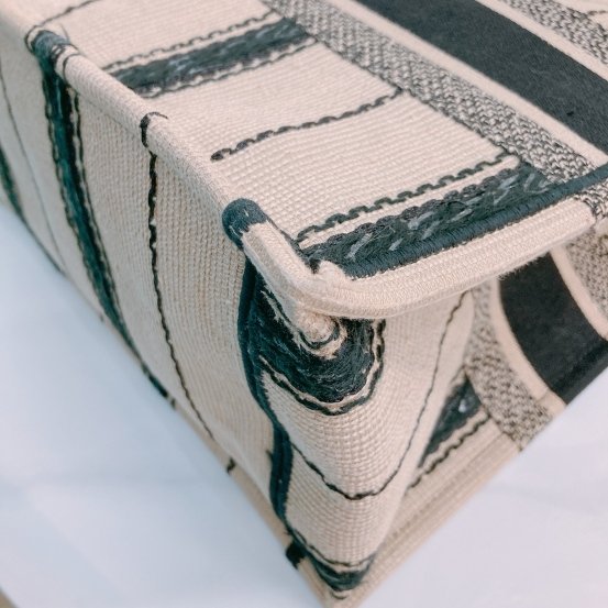 MS0455 Christian Dior 迪奧 季節限定款 托特包 中號Book Tote Medium Canvas Beige x Black-8