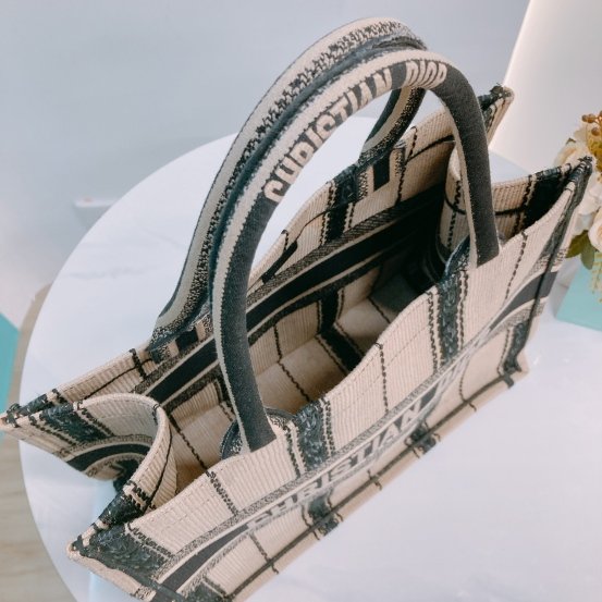 MS0455 Christian Dior 迪奧 季節限定款 托特包 中號Book Tote Medium Canvas Beige x Black-10