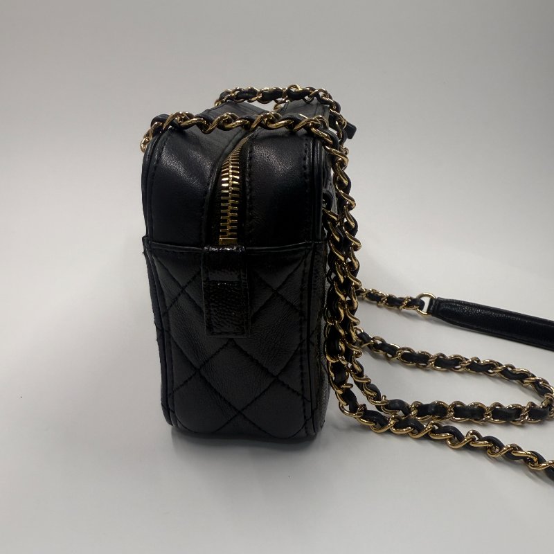Chanel Leather handbag 28開 黑金相機包-1
