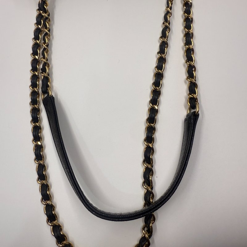 Chanel Leather handbag 28開 黑金相機包-16