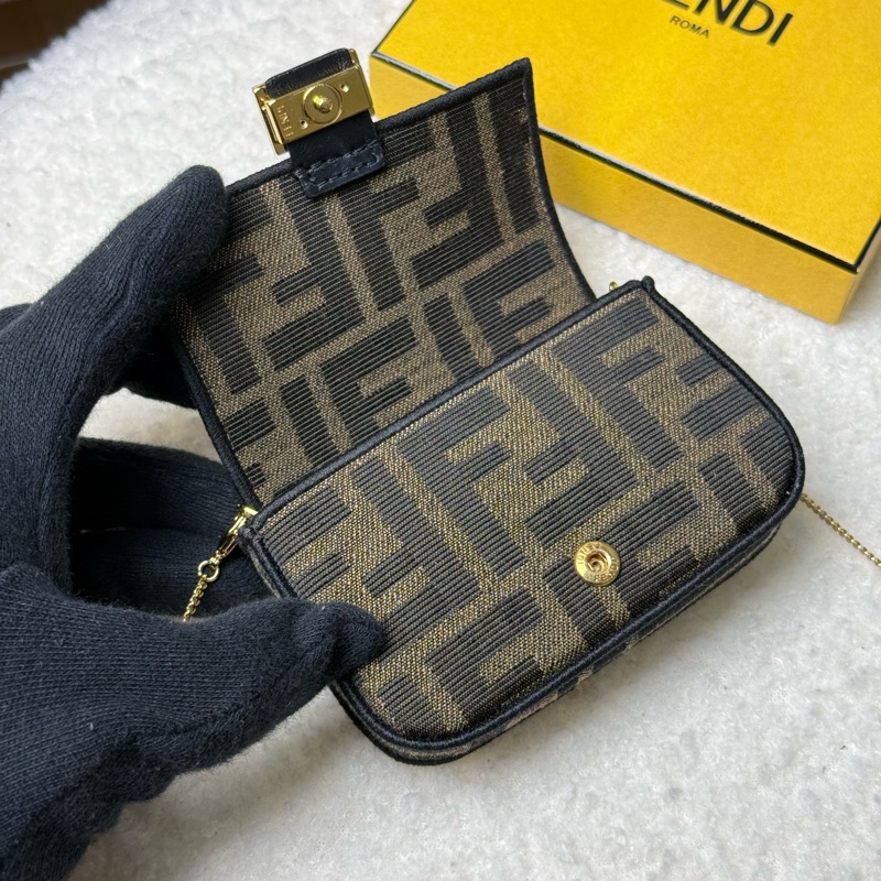 全新Fendi小法棍小廢包-6