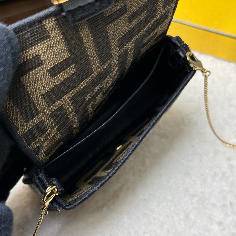 全新Fendi小法棍小廢包-7