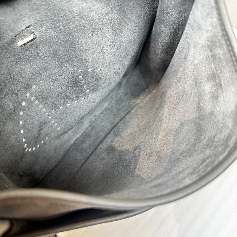 愛馬仕/Hermes Evelyne 金扣雲灰色單肩斜背包 Clemence 皮革29x8x30cm-7