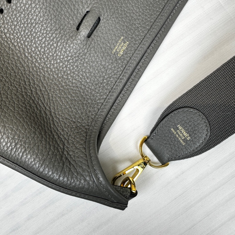 愛馬仕/Hermes Evelyne 金扣雲灰色單肩斜背包 Clemence 皮革29x8x30cm-17