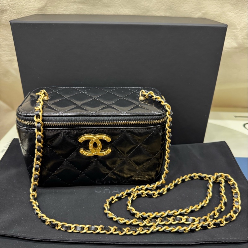 Chanel 香奈儿 24B黑金油蜡皮 化妆长盒子链条包 芯片款-0