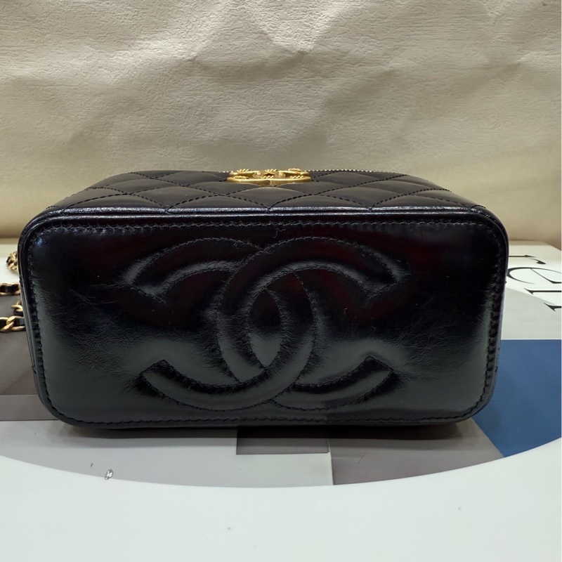 Chanel 香奈儿 24B黑金油蜡皮 化妆长盒子链条包 芯片款-9