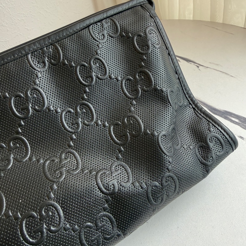 Gucci壓紋手拿包👜男女都可-3
