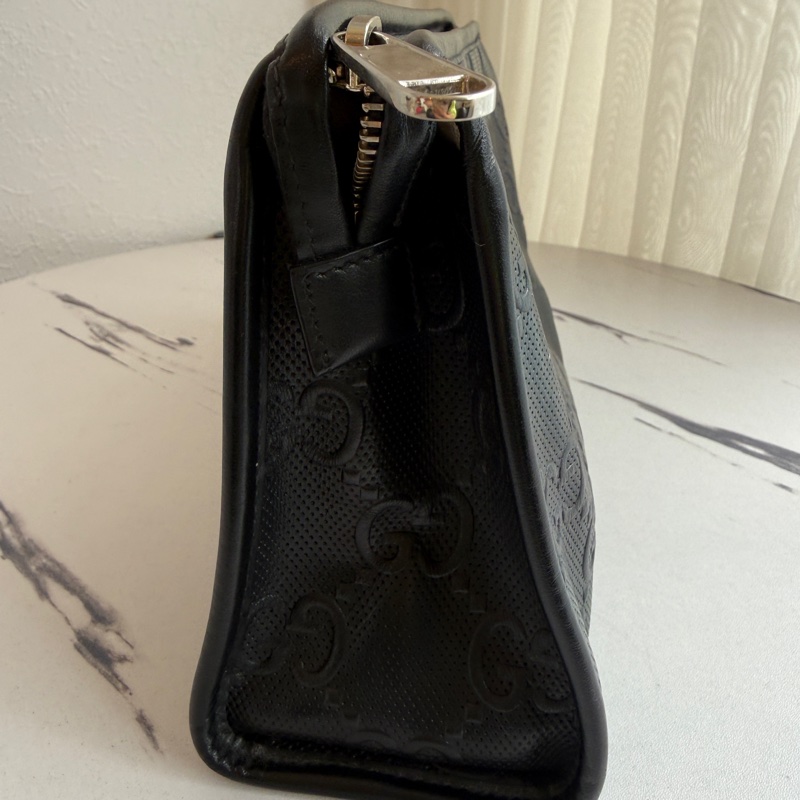 Gucci壓紋手拿包👜男女都可-5