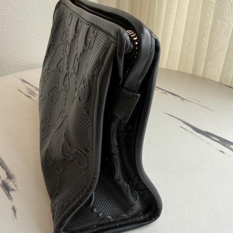 Gucci壓紋手拿包👜男女都可-6