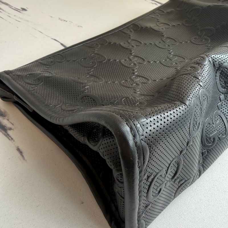 Gucci壓紋手拿包👜男女都可-14