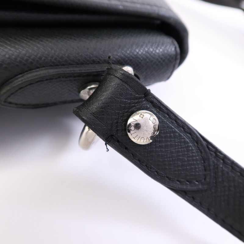 LOUIS VUITTON Taiga皮革Andrei銀扣肩背袋-6
