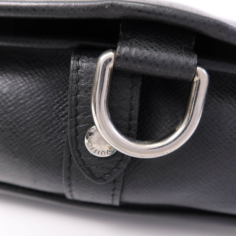 LOUIS VUITTON Taiga皮革Andrei銀扣肩背袋-7