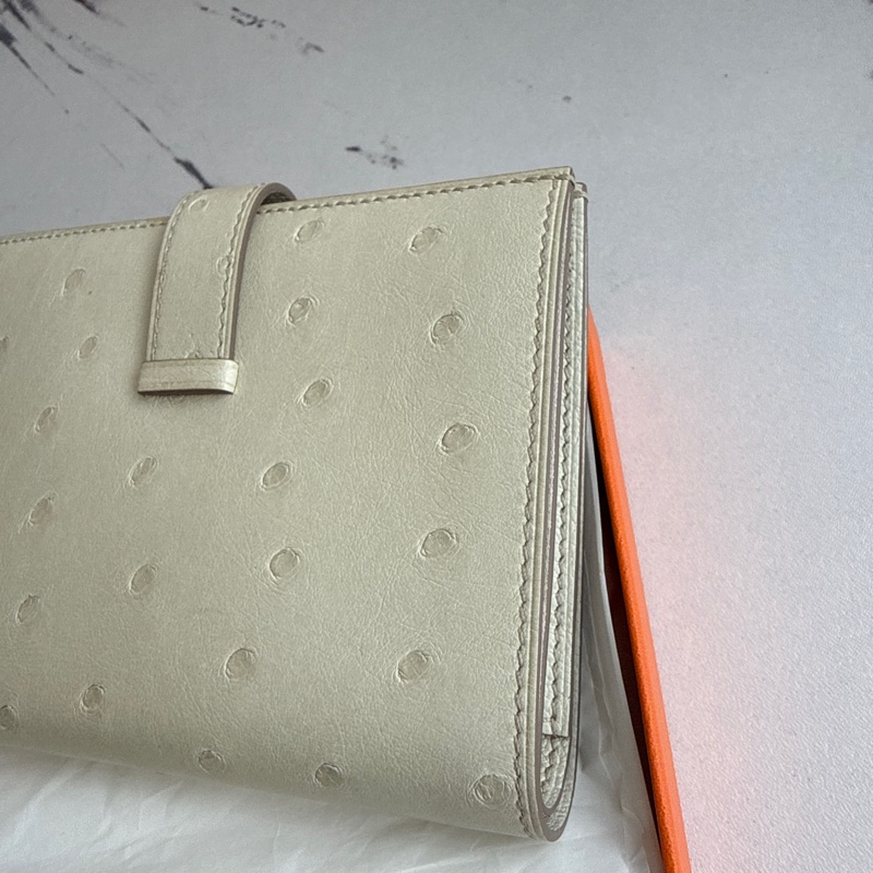 Hermes 鴕鳥米白色h銀扣短夾-3