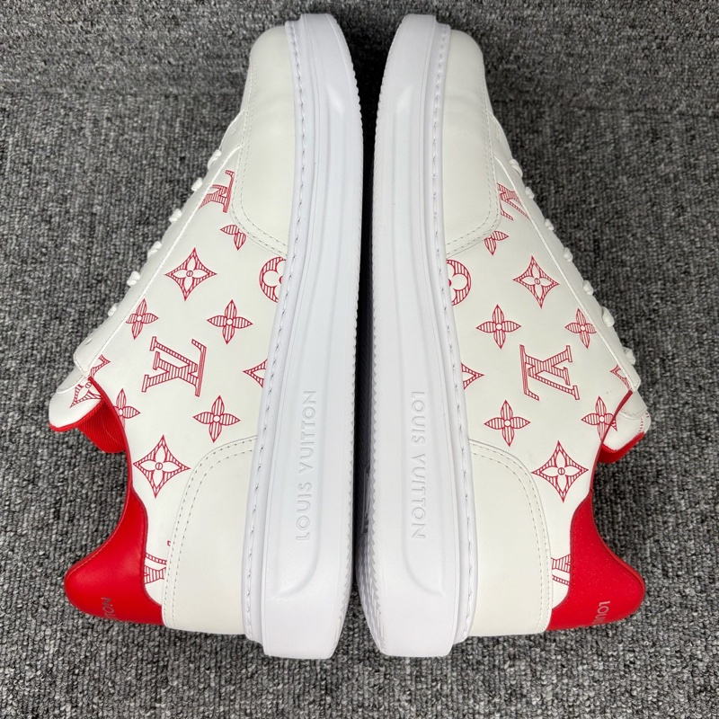 LV 路易威登 白色皮面壓花老花板鞋@43碼 364-5