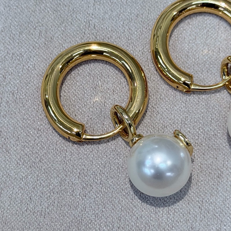 Valentino 金色Vlogo 珍珠垂吊耳環XB956-8