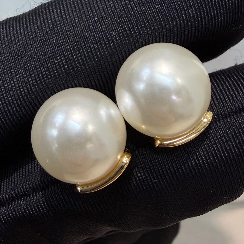 Valentino 金色Vlogo 珍珠垂吊耳環XB956-11