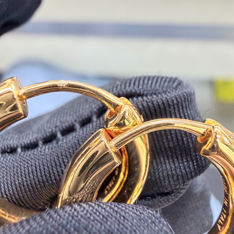 Valentino 金色Vlogo 珍珠垂吊耳環XB956-12