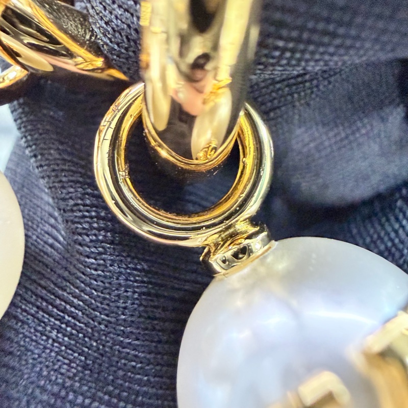 Valentino 金色Vlogo 珍珠垂吊耳環XB956-15