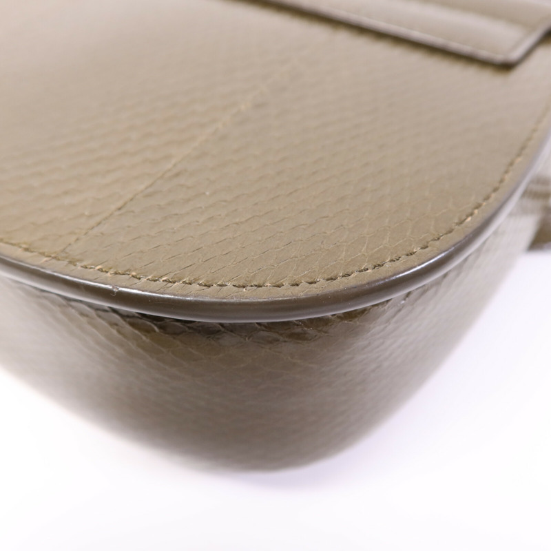 SAINT LAURENT 牛皮皮革Kaia Crossbody Bag金扣肩背袋-11