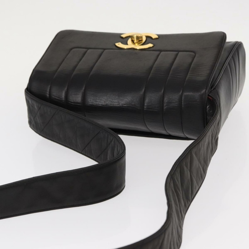 【日本直送】香奈兒新款 Mademoiselle 羊皮肩包 黑色 銀色 CC 標誌 正品 ka096V-5