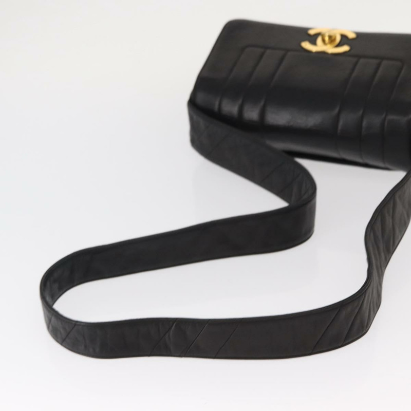 【日本直送】香奈兒新款 Mademoiselle 羊皮肩包 黑色 銀色 CC 標誌 正品 ka096V-6