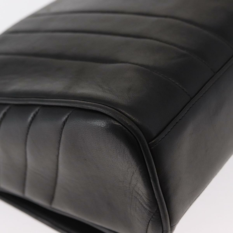 【日本直送】香奈兒新款 Mademoiselle 羊皮肩包 黑色 銀色 CC 標誌 正品 ka096V-14