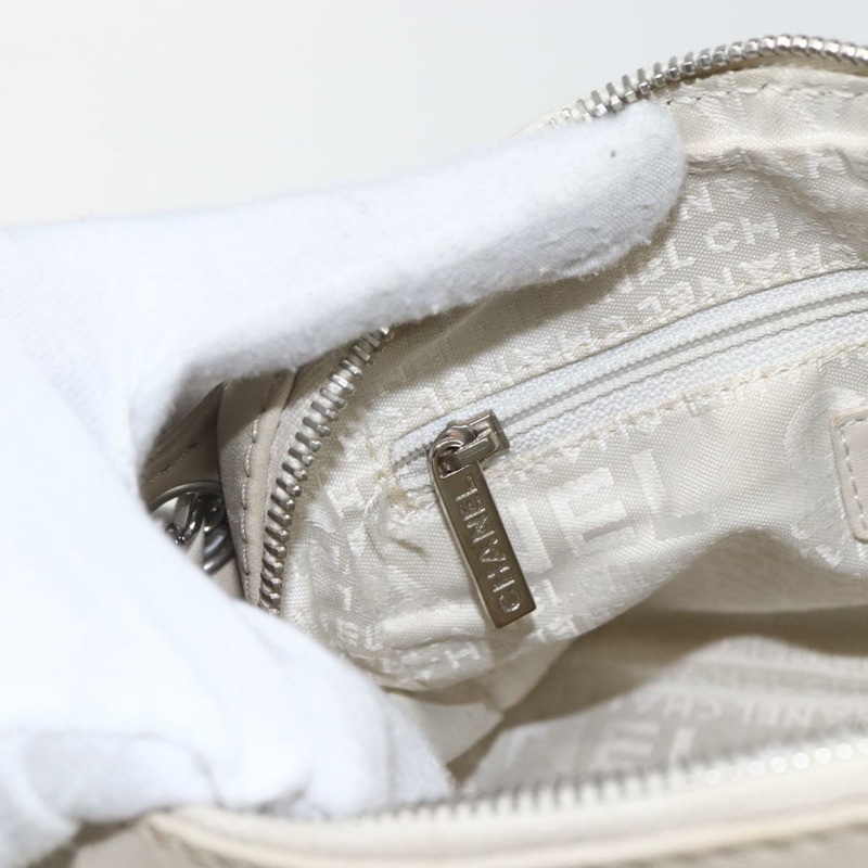 【日本直送】香奈兒 (CHANEL) 絎縫鏈條單肩背包,象牙皮革,銀色雙C標誌,貨號 157281SAV-18