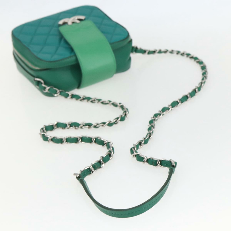 【日本直送】香奈兒 (CHANEL) 絎縫鏈條肩背包,皮革材質,綠色,銀色,CC標誌,正品編號 157403SAM-7