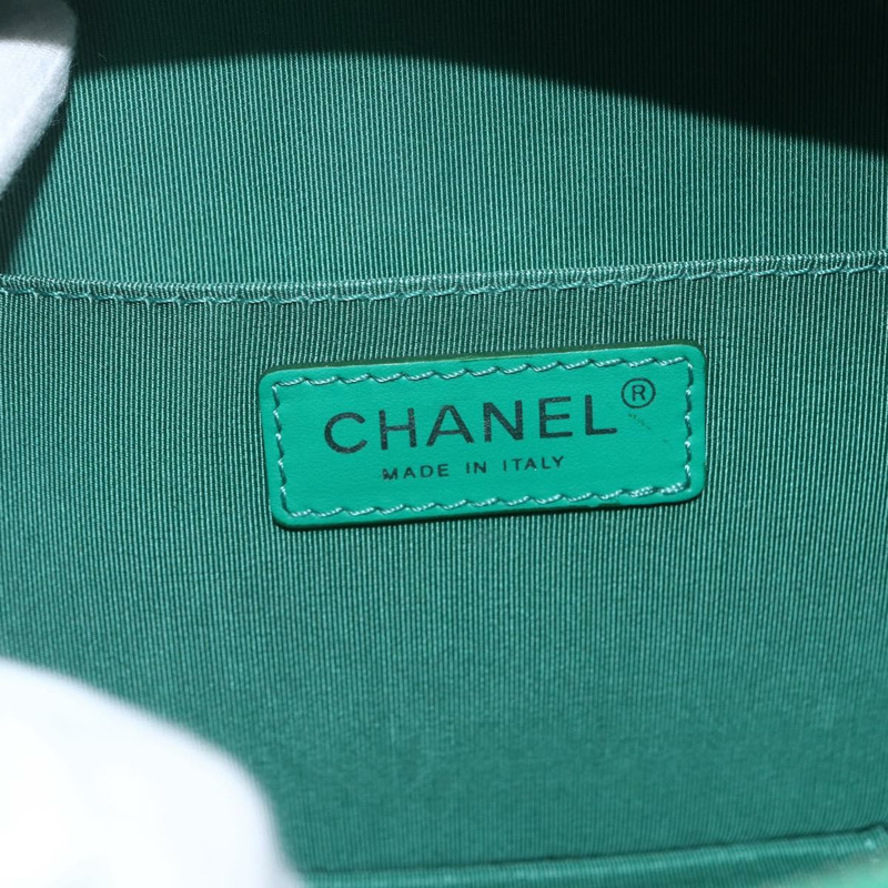【日本直送】香奈兒 (CHANEL) 絎縫鏈條肩背包,皮革材質,綠色,銀色,CC標誌,正品編號 157403SAM-19