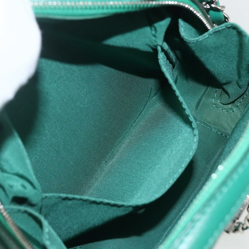 【日本直送】香奈兒 (CHANEL) 絎縫鏈條肩背包,皮革材質,綠色,銀色,CC標誌,正品編號 157403SAM-22