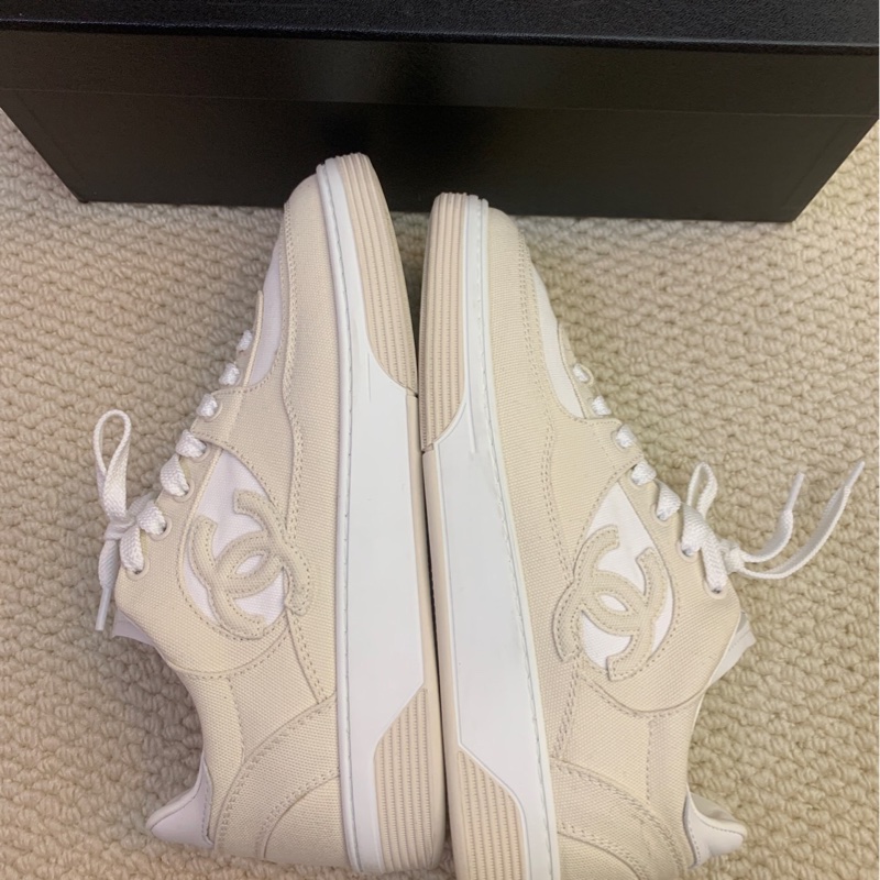 99新39碼 Chanel香奈兒24c米白色板鞋-4